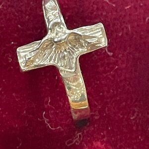 Elegant Silver Cross Ring